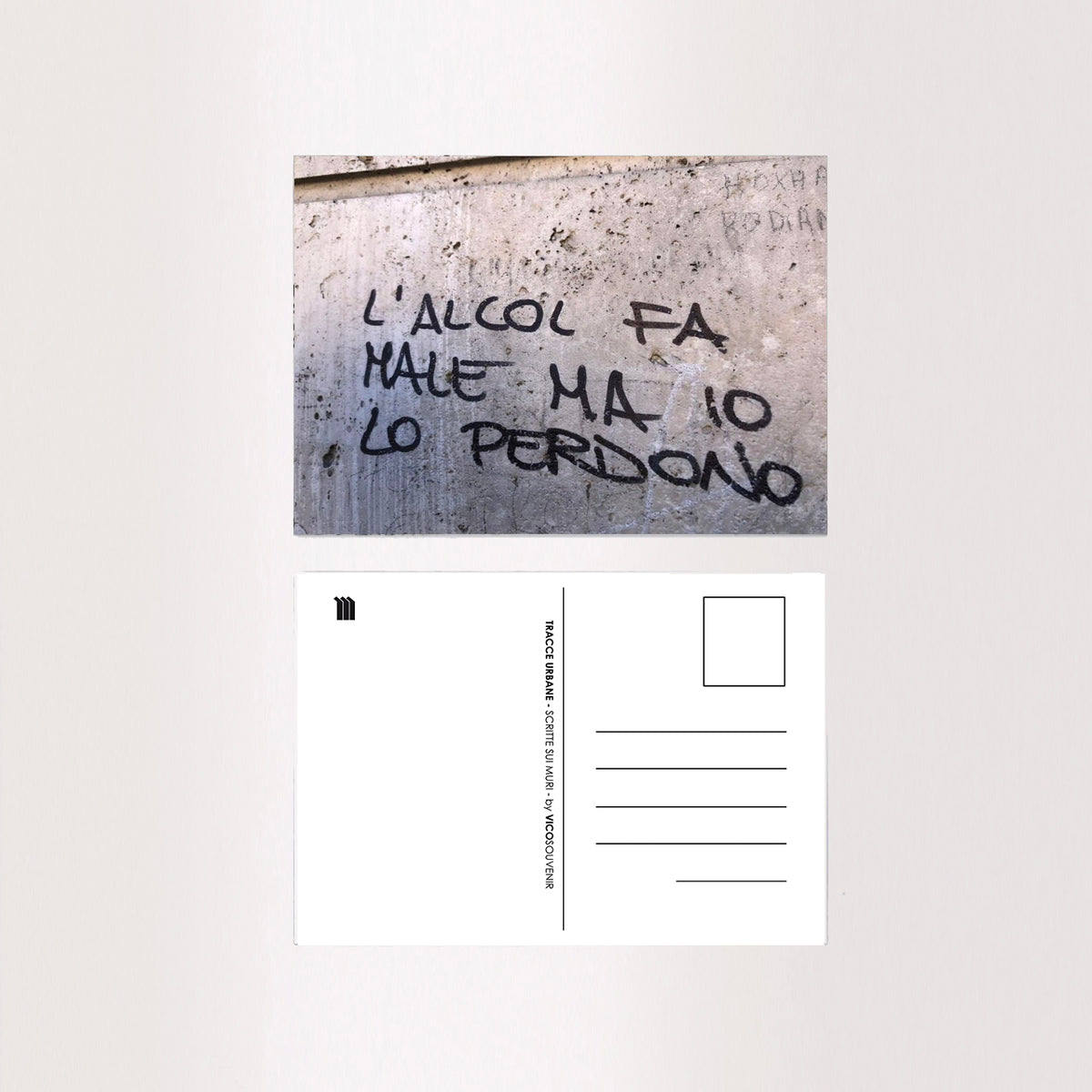 L'ALCOL FA MALE MA IO LO PERDONO / T-shirt + cartolina – VICOSOUVENIR